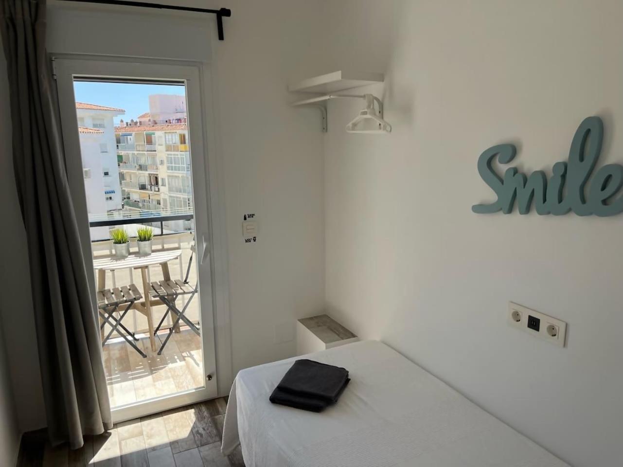 Apartamento 3 Hab Con Parking Junto A La Playa Nerja Zewnętrze zdjęcie